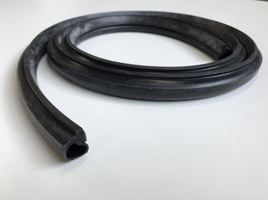 Achterspant rubber Mercedes SL 107