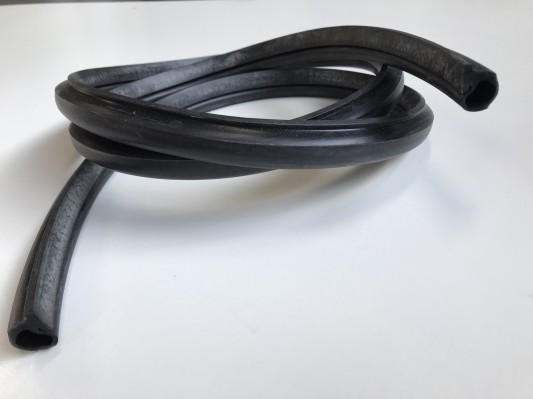 Mercedes SL 107 achterspant rubber