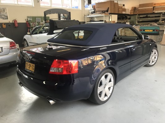 Achter rubber cabrio kap dak Audi A4 S4 8H0 845 433 C